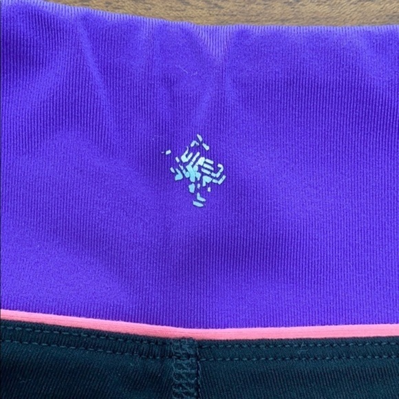 Workout Crops - Picture 9 of 11